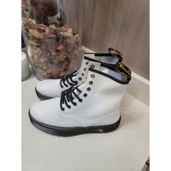 DR. MARTENS ZAVALA COMBAT BOOTS SIZE 6 NEW NWOT White/Black - Picture 2 of 6